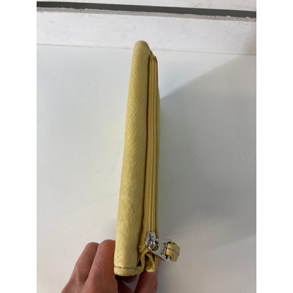 FOSSIL LARGE YELLOW SMOOTH LEATHER WOMENS WALLET - Picture 4 of 16